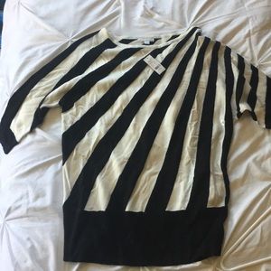 New York and company 3/4 sleeve sweater